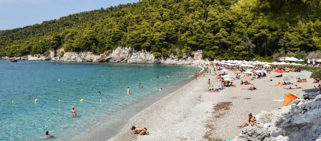 Νέο πρόγραμμα «Τουρισμός για Όλους»: Ξεκινούν από σήμερα οι αιτήσεις με ειδικό «μπόνους» για τα voucher